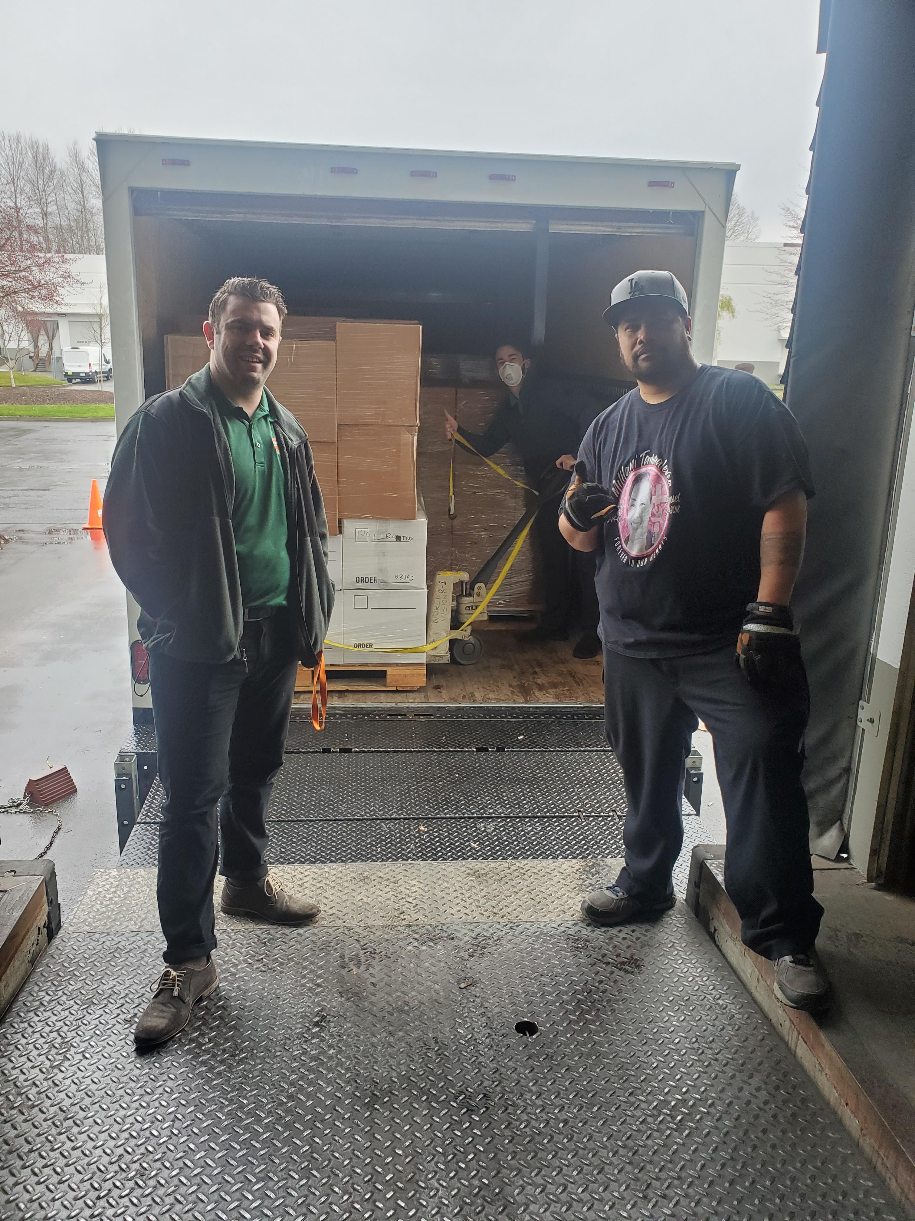 2-movers-on-truck